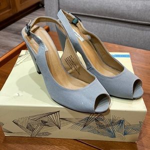 Kimchi Blue Slingback Heels